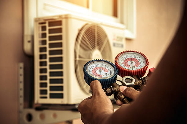 Professional Hvac Repair technician working in Thompson, ND